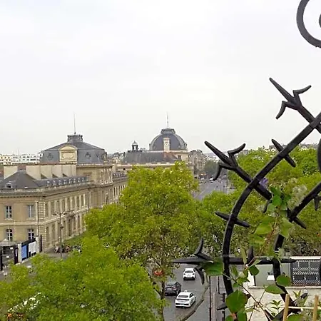 Royal Phare Paris