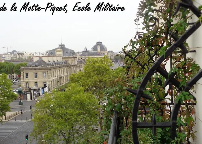 Royal Phare 3* Paris