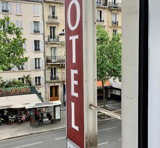 Royal Phare 3* Paris